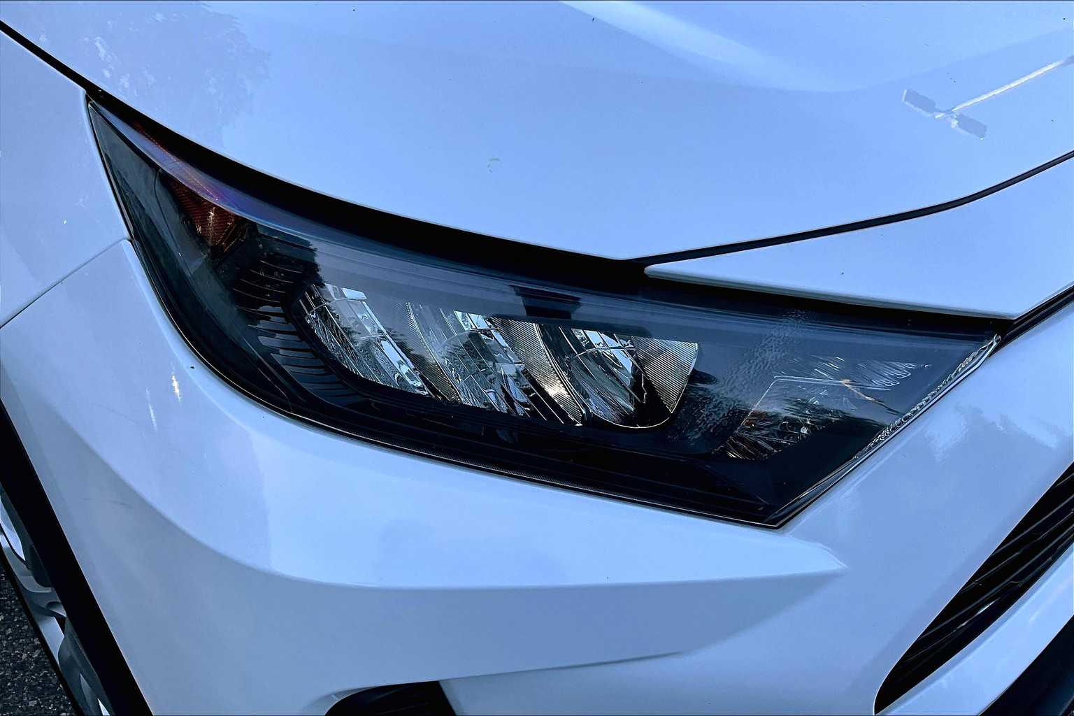 2022 Toyota RAV4 LE - Photo 33