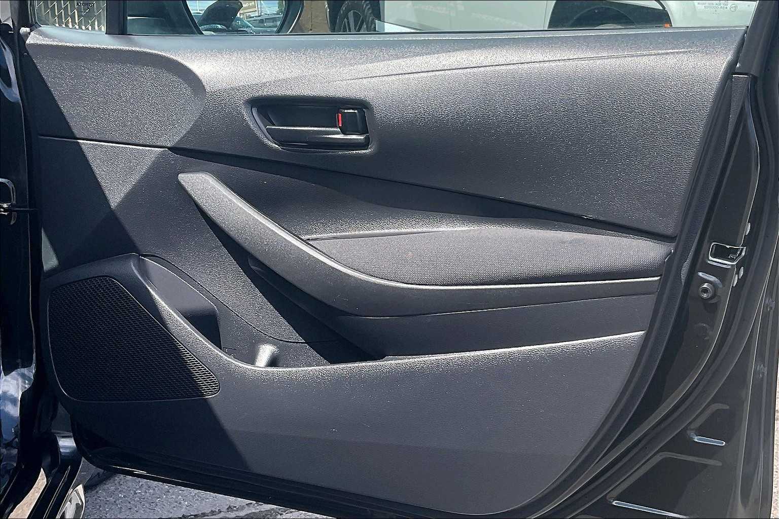 2022 Toyota Corolla LE - Photo 12