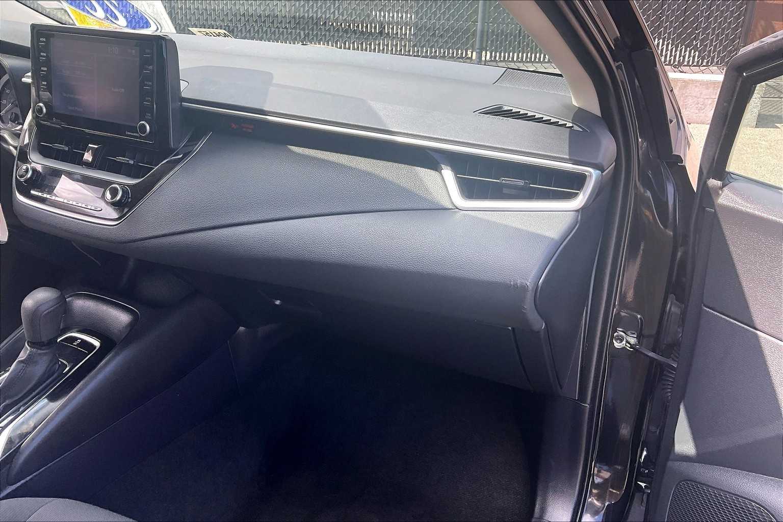 2022 Toyota Corolla LE - Photo 13
