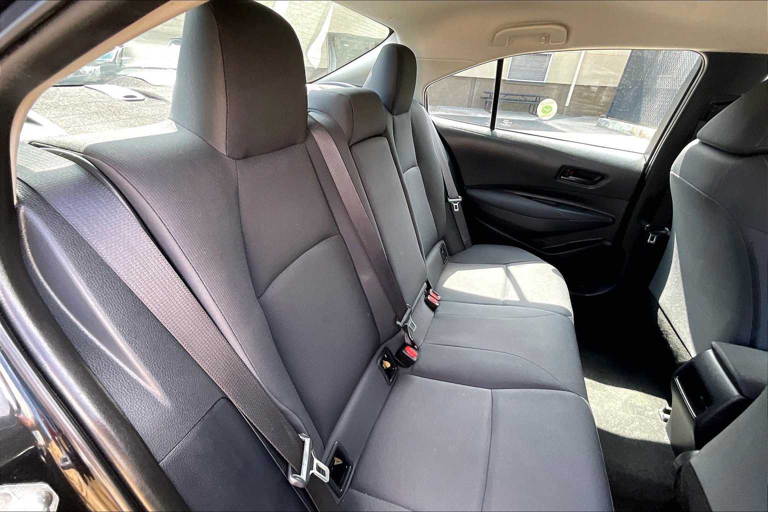 2022 Toyota Corolla LE - Photo 16