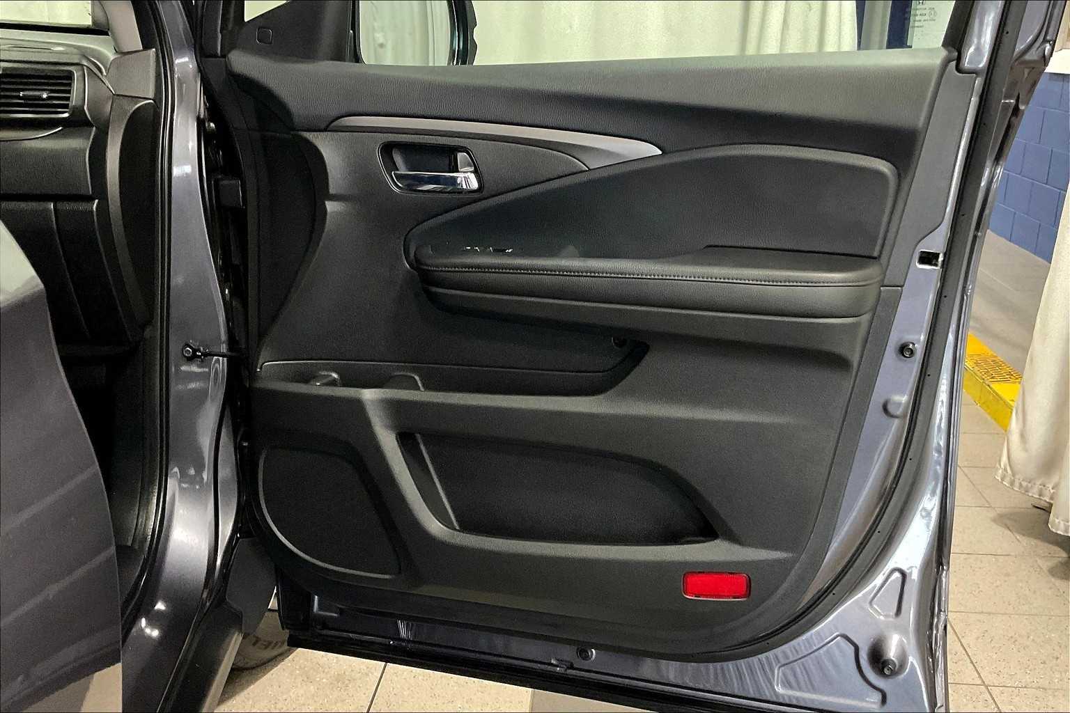 2022 Honda Pilot EX-L - Photo 12