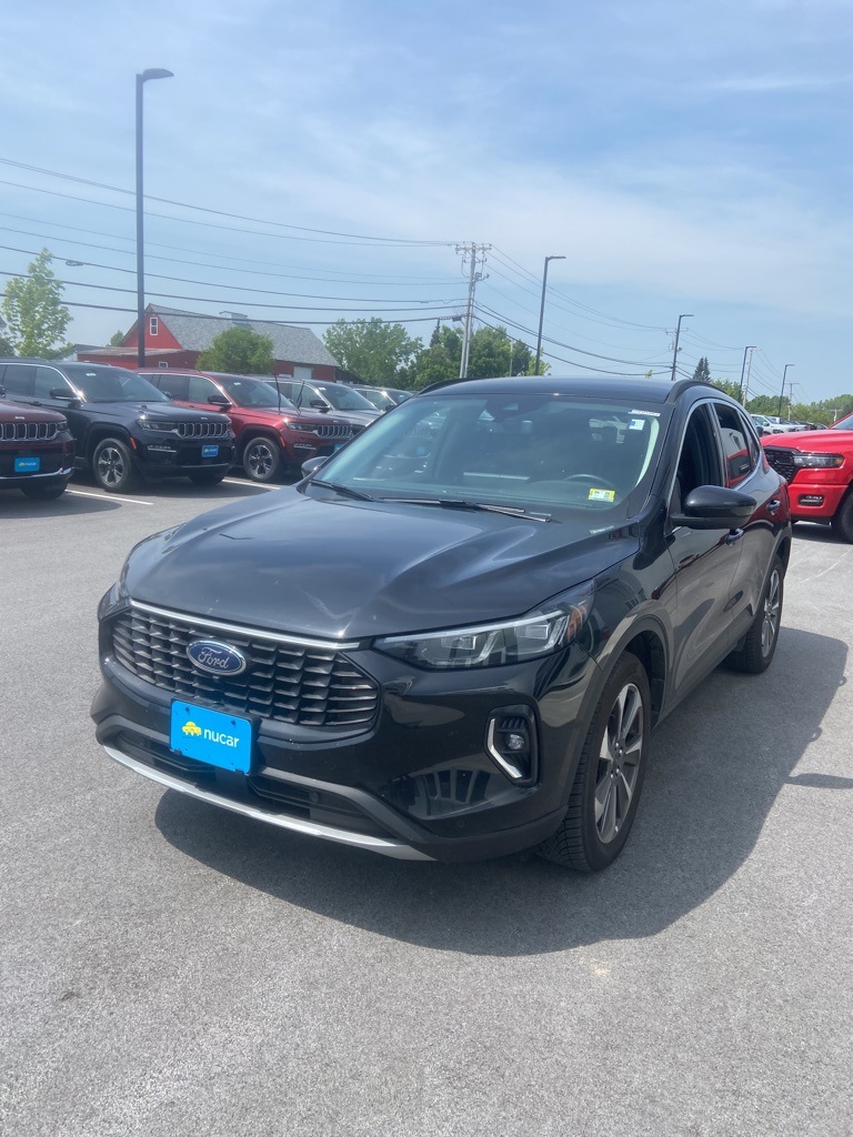 2023 Ford Escape Platinum - Photo 2
