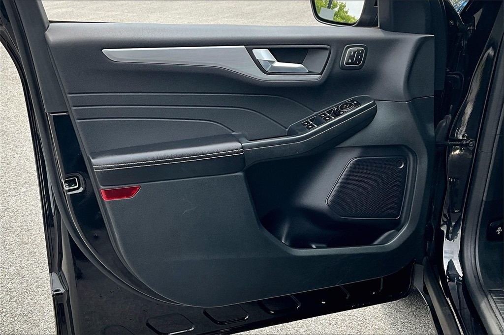 2023 Ford Escape Platinum - Photo 9