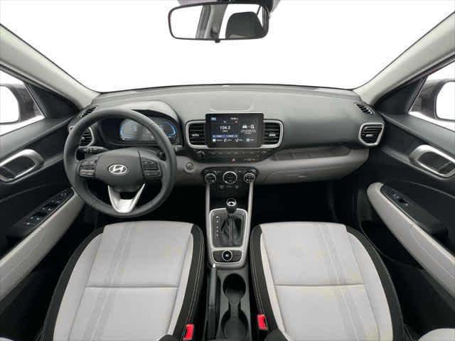2025 Hyundai Venue SEL - Photo 3