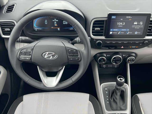 2025 Hyundai Venue SEL - Photo 5