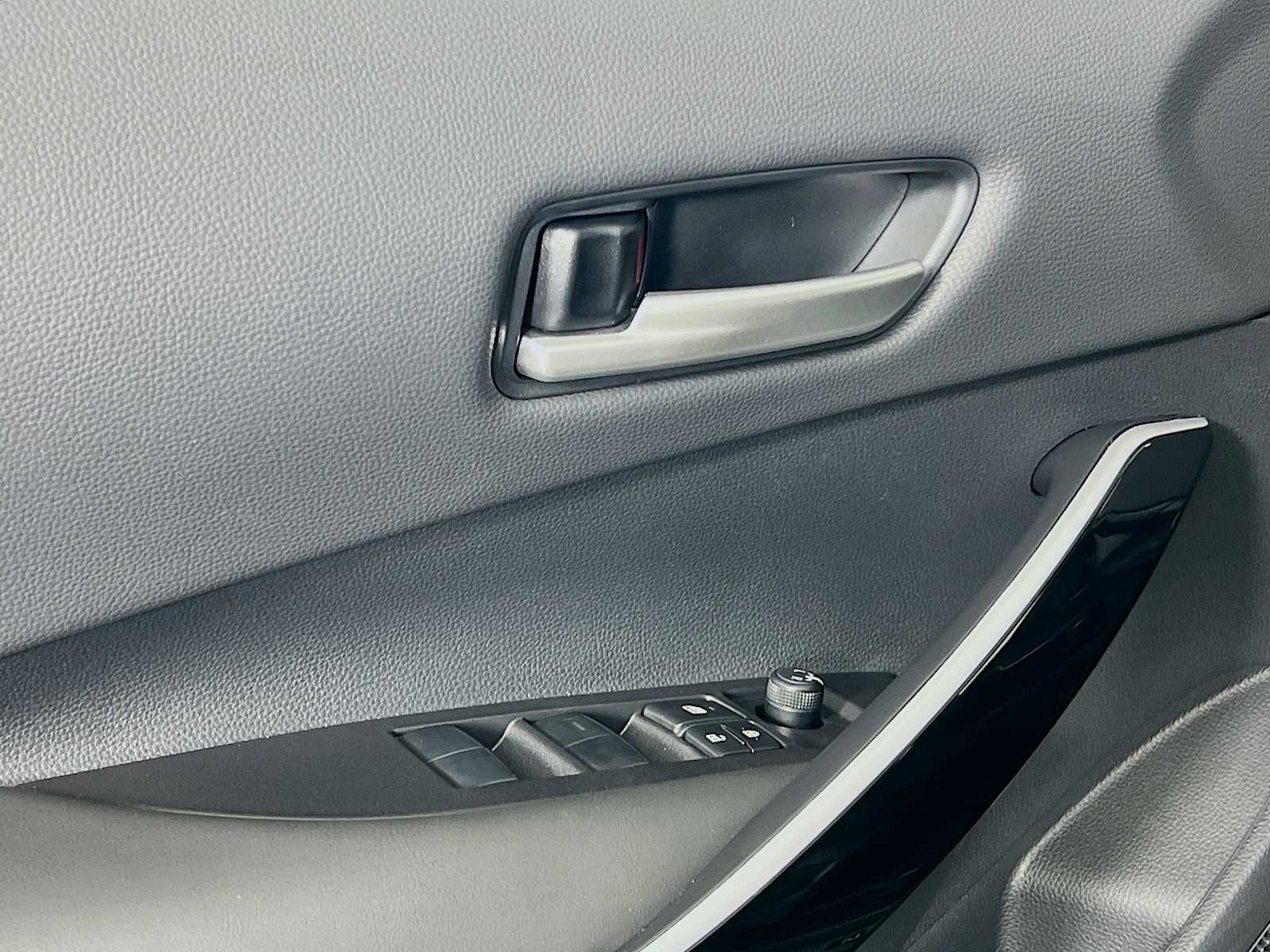 2025 Toyota Corolla XSE - Photo 15