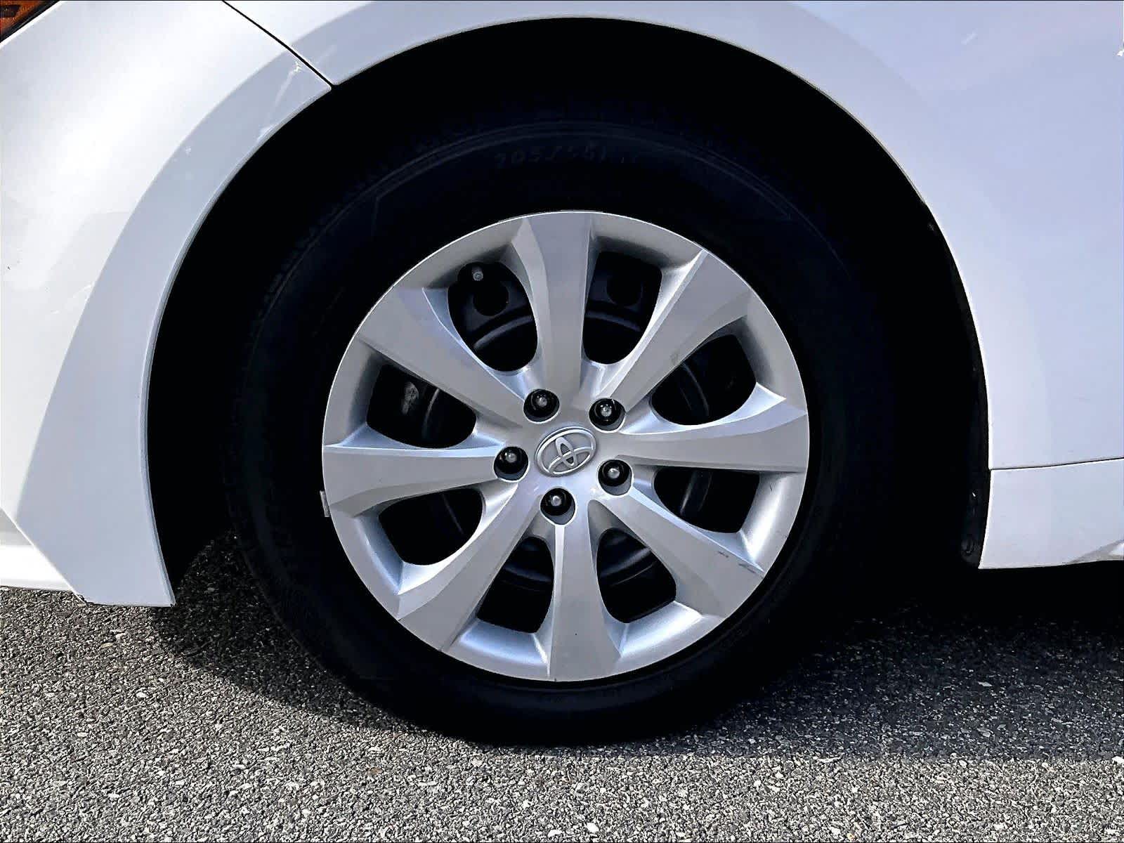 2023 Toyota Corolla LE - Photo 7