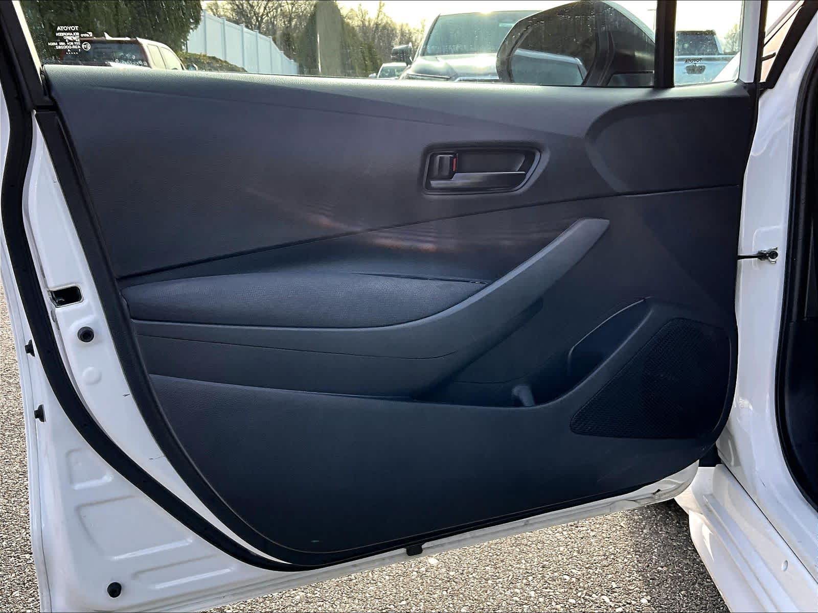 2023 Toyota Corolla LE - Photo 9