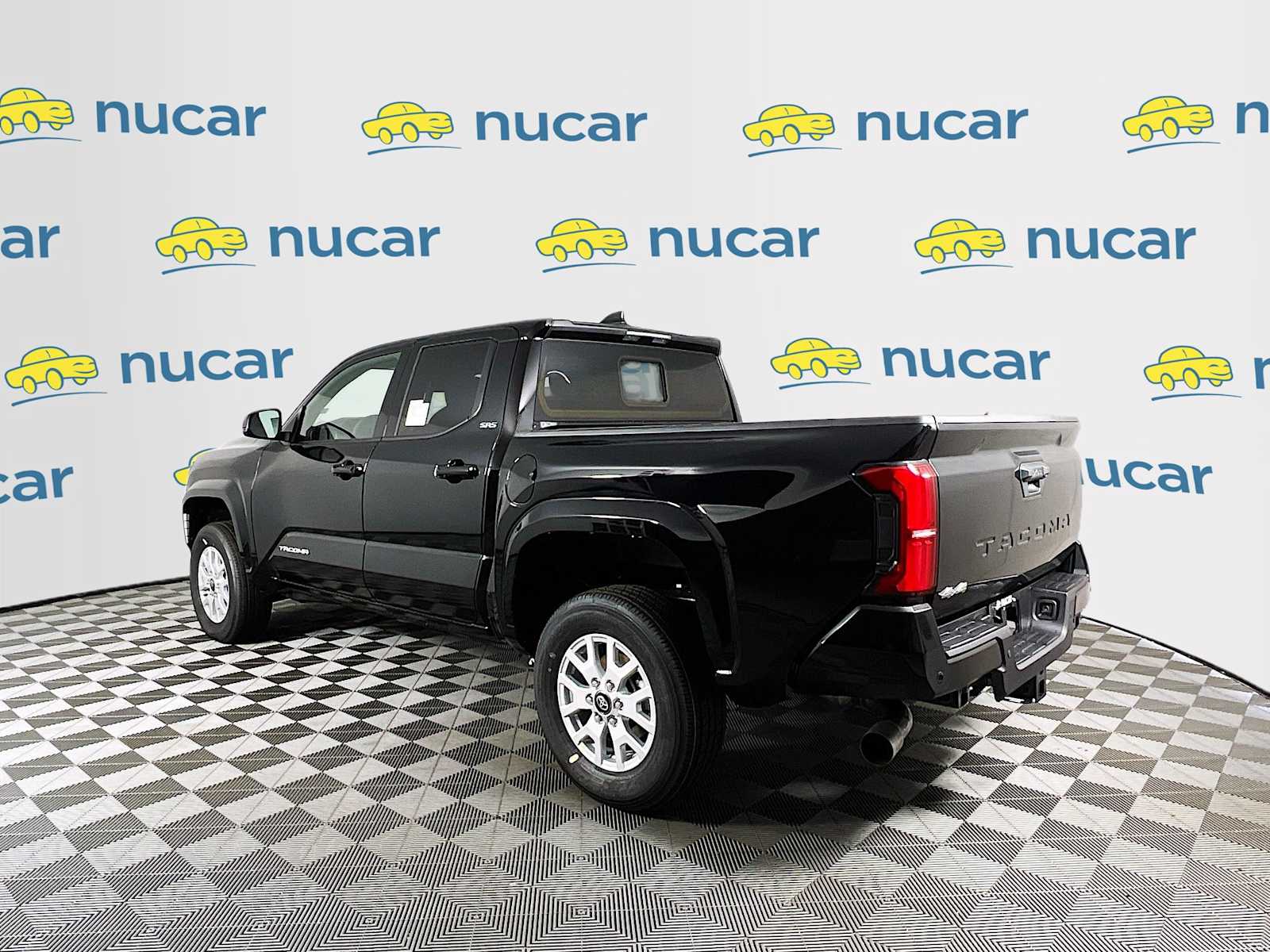 2025 Toyota Tacoma SR5 - Photo 4