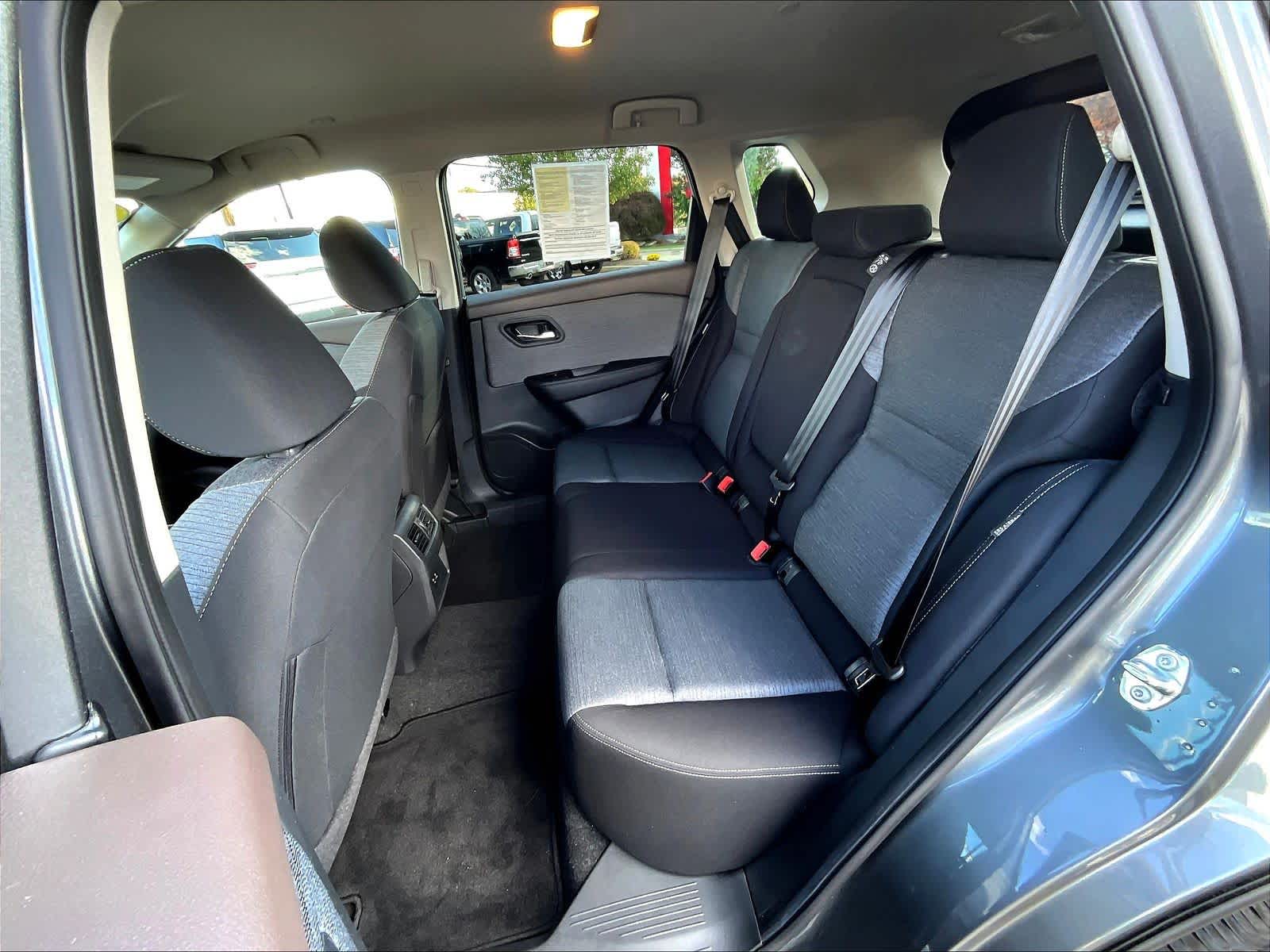 2023 Nissan Rogue SV - Photo 15