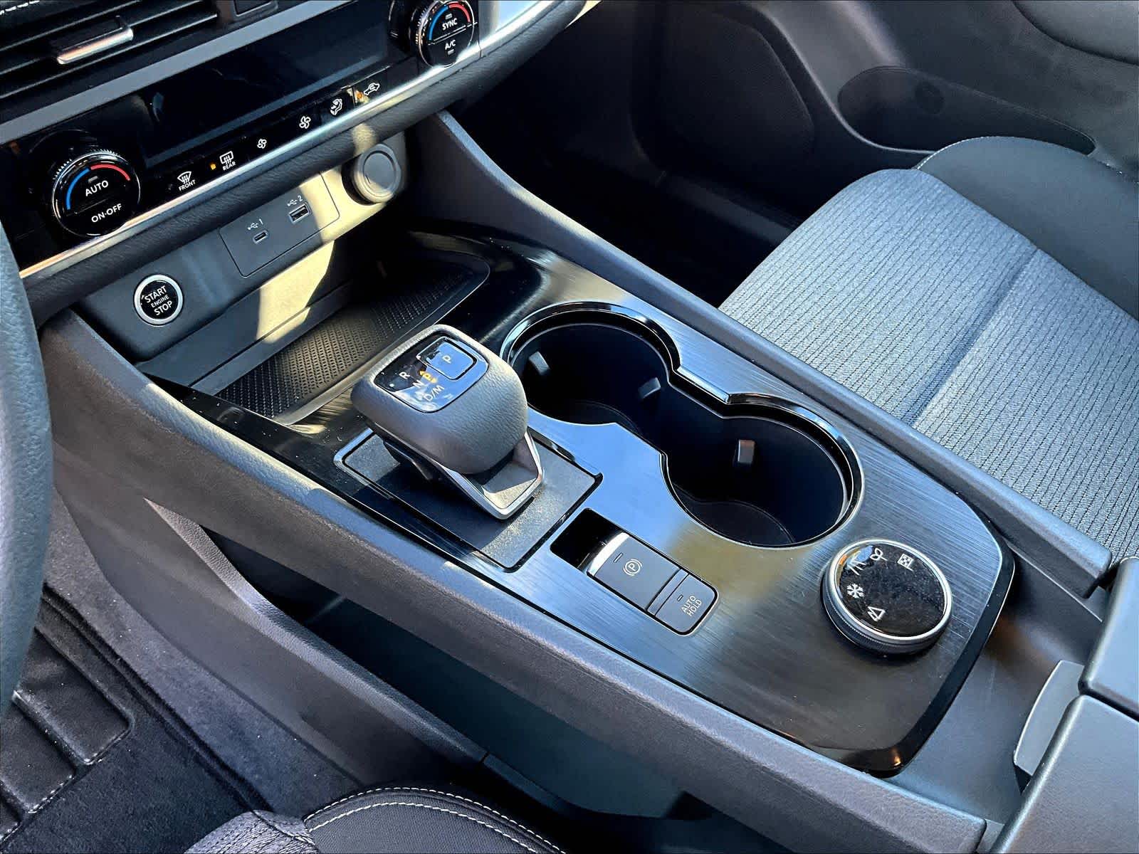 2023 Nissan Rogue SV - Photo 20
