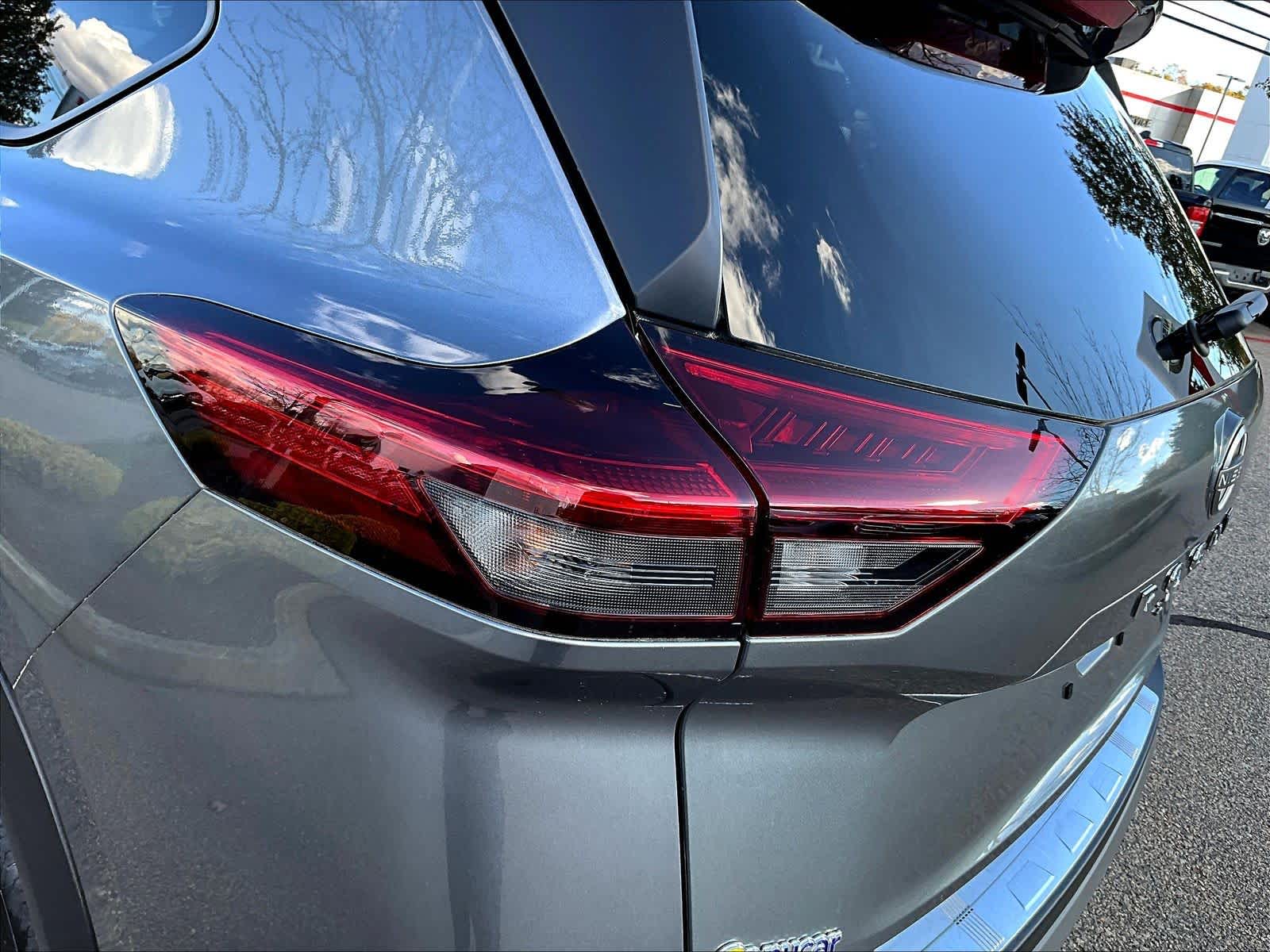 2023 Nissan Rogue SV - Photo 31