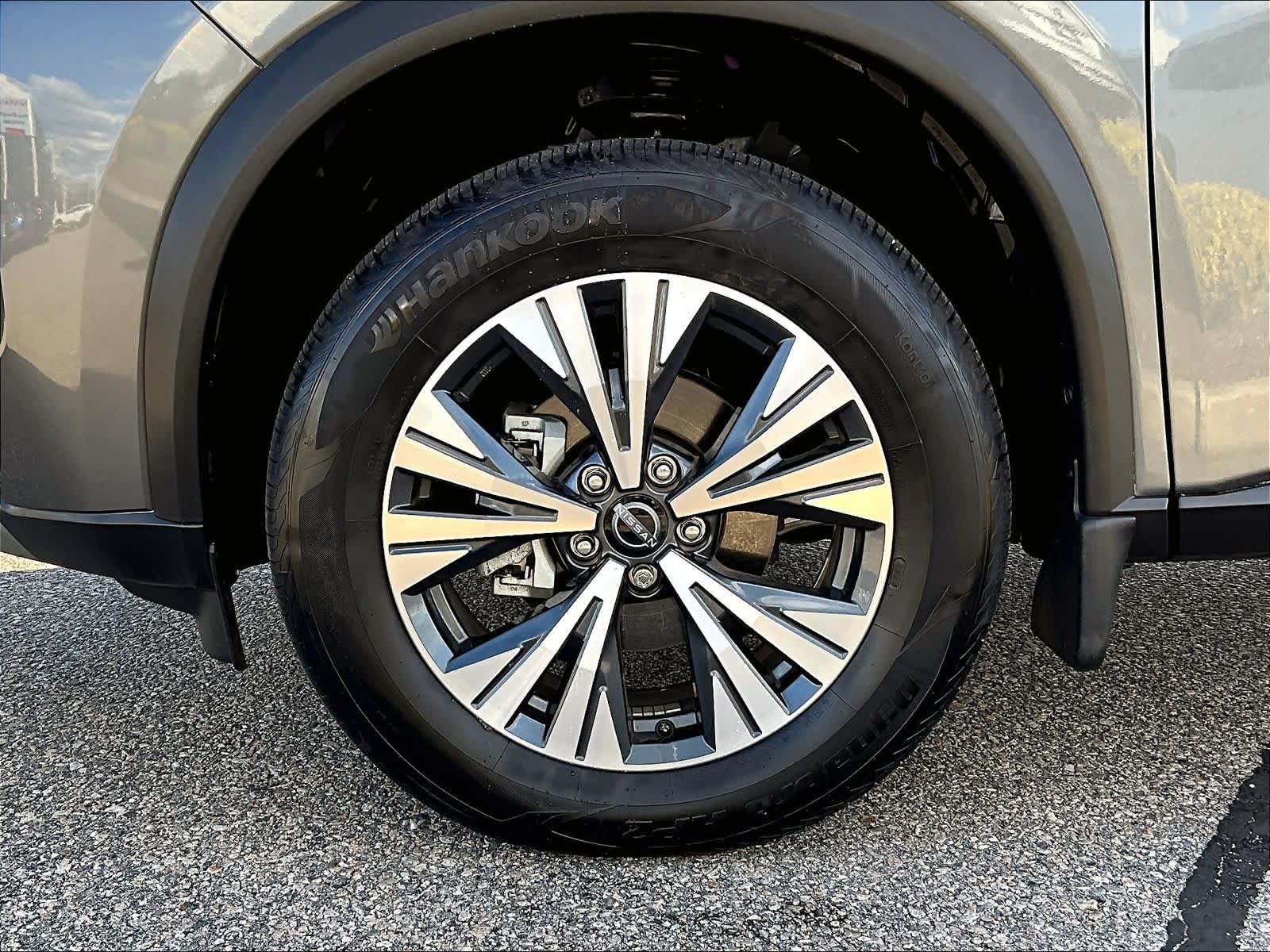 2023 Nissan Rogue SV - Photo 7