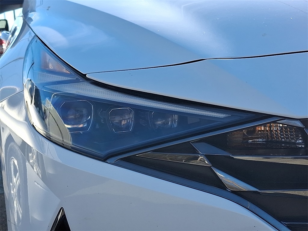 2023 Hyundai Elantra Limited - Photo 9