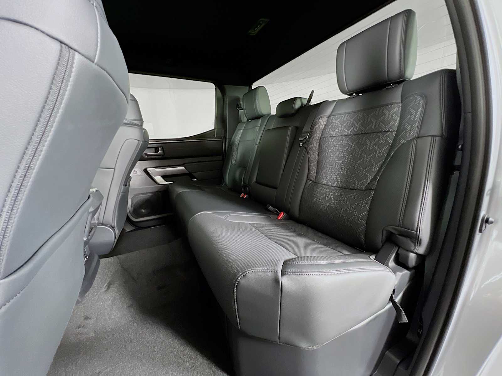 2025 Toyota Tundra SR5 - Photo 13