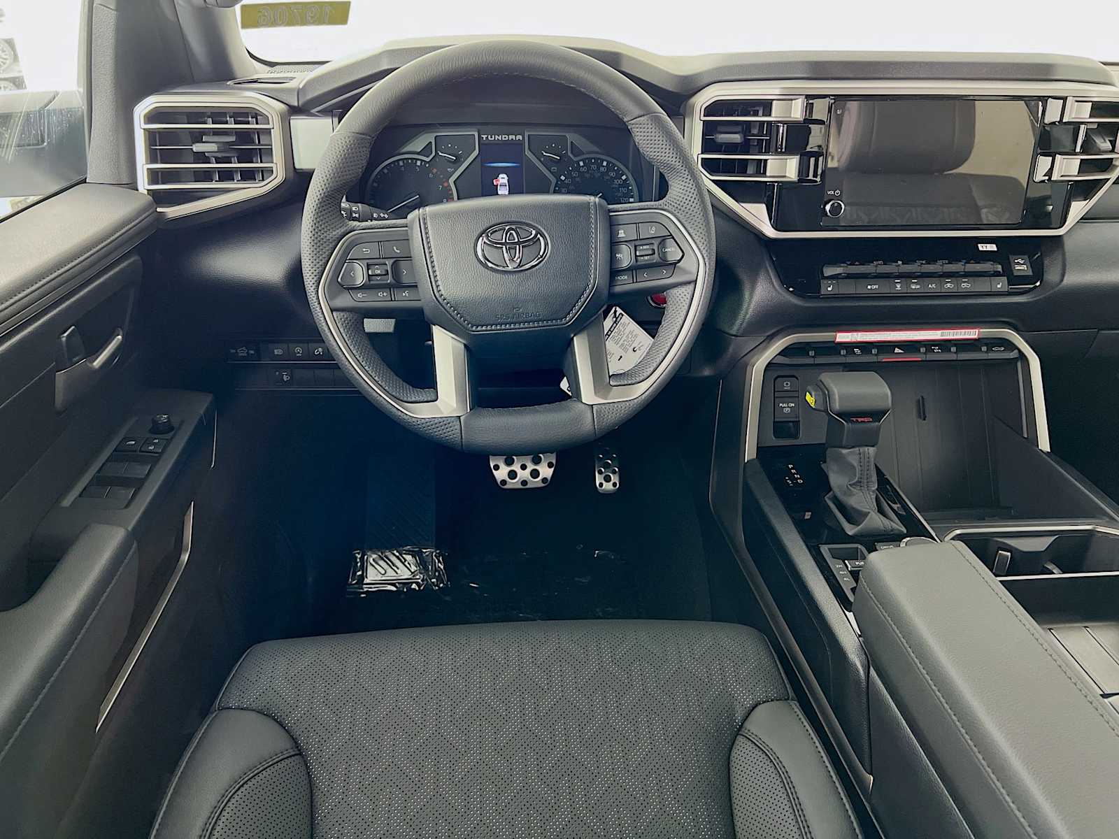 2025 Toyota Tundra SR5 - Photo 15