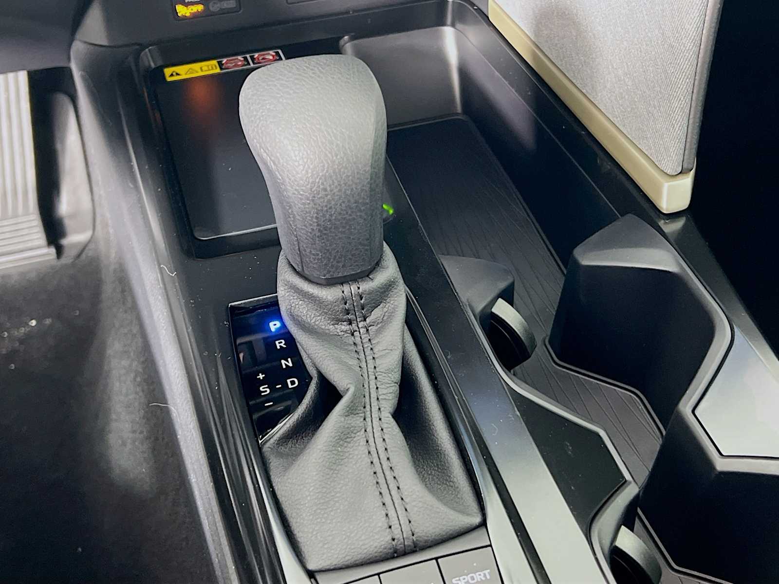 2026 Toyota Camry LE - Photo 11