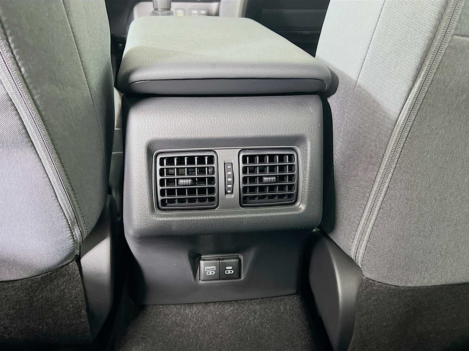 2026 Toyota Camry LE - Photo 14