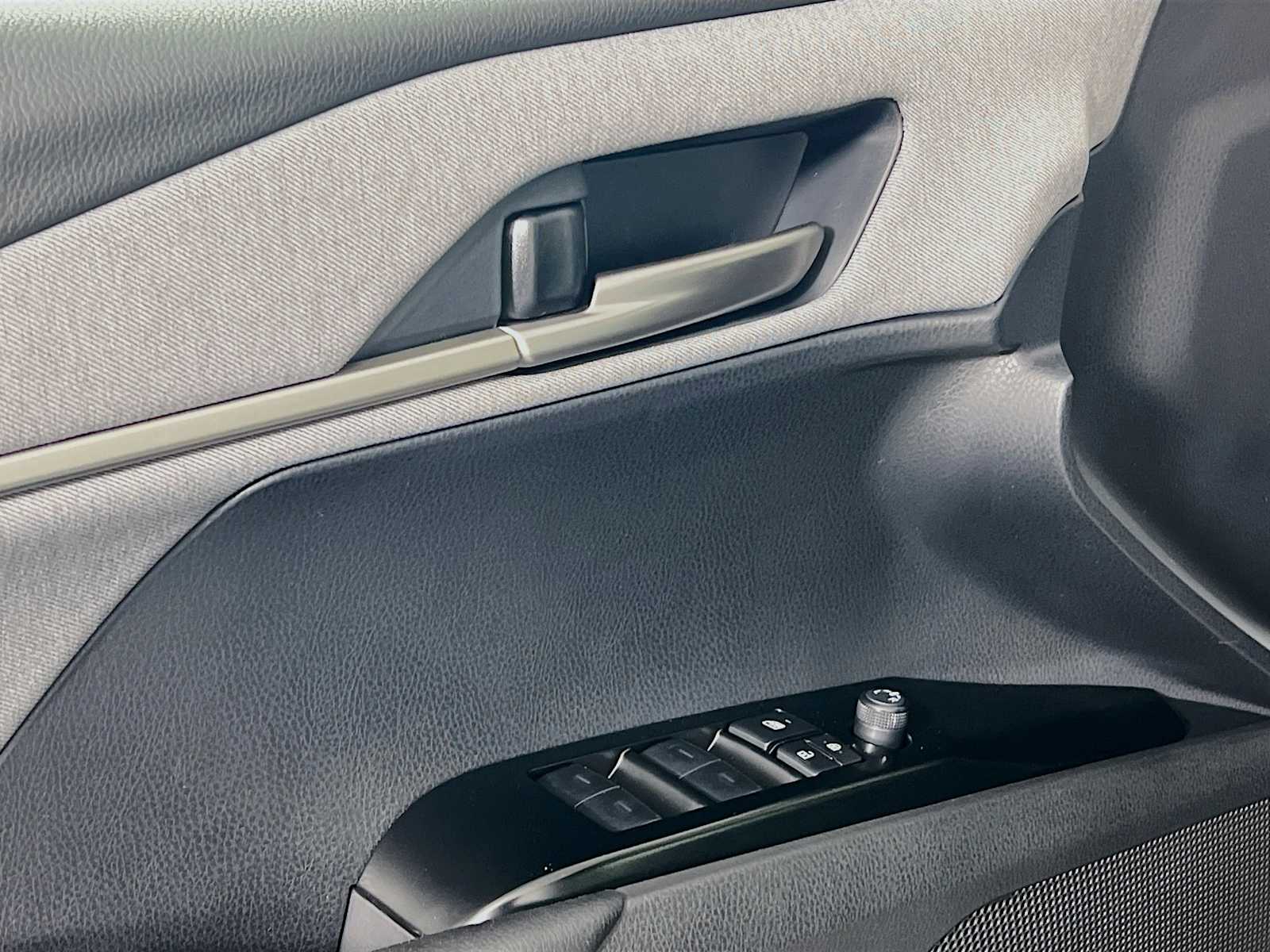 2026 Toyota Camry LE - Photo 16