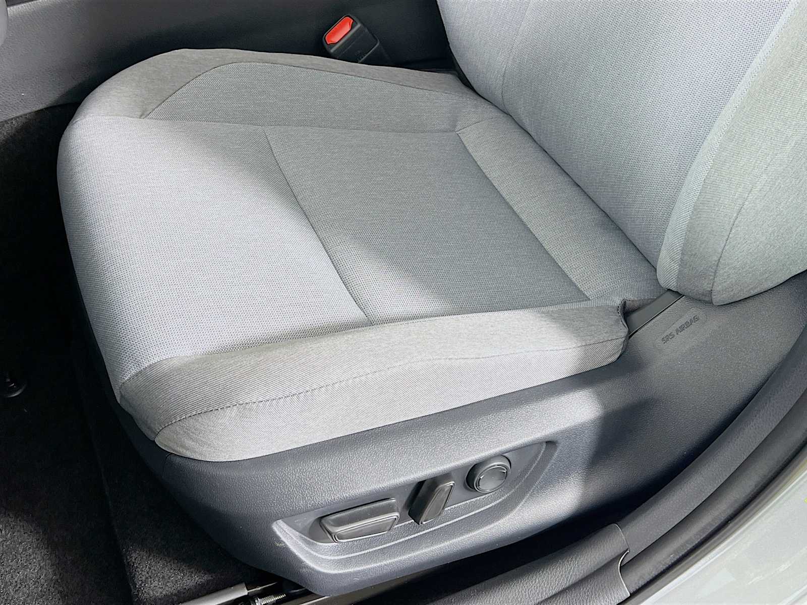 2026 Toyota Camry LE - Photo 17