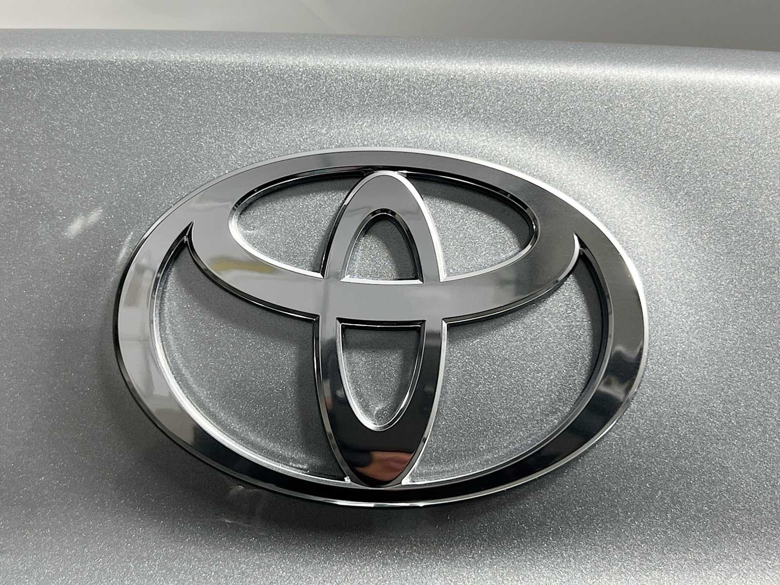 2026 Toyota Camry LE - Photo 18