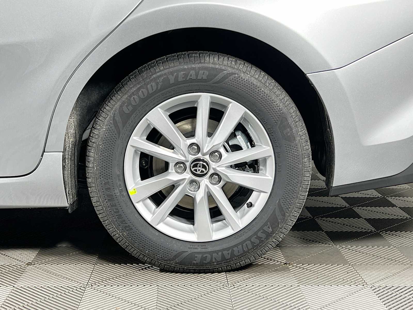 2026 Toyota Camry LE - Photo 19