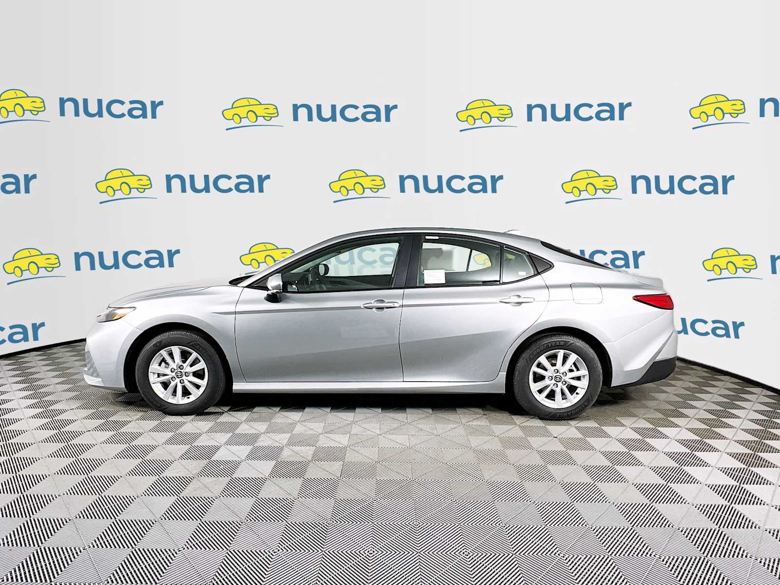 2026 Toyota Camry LE - Photo 3