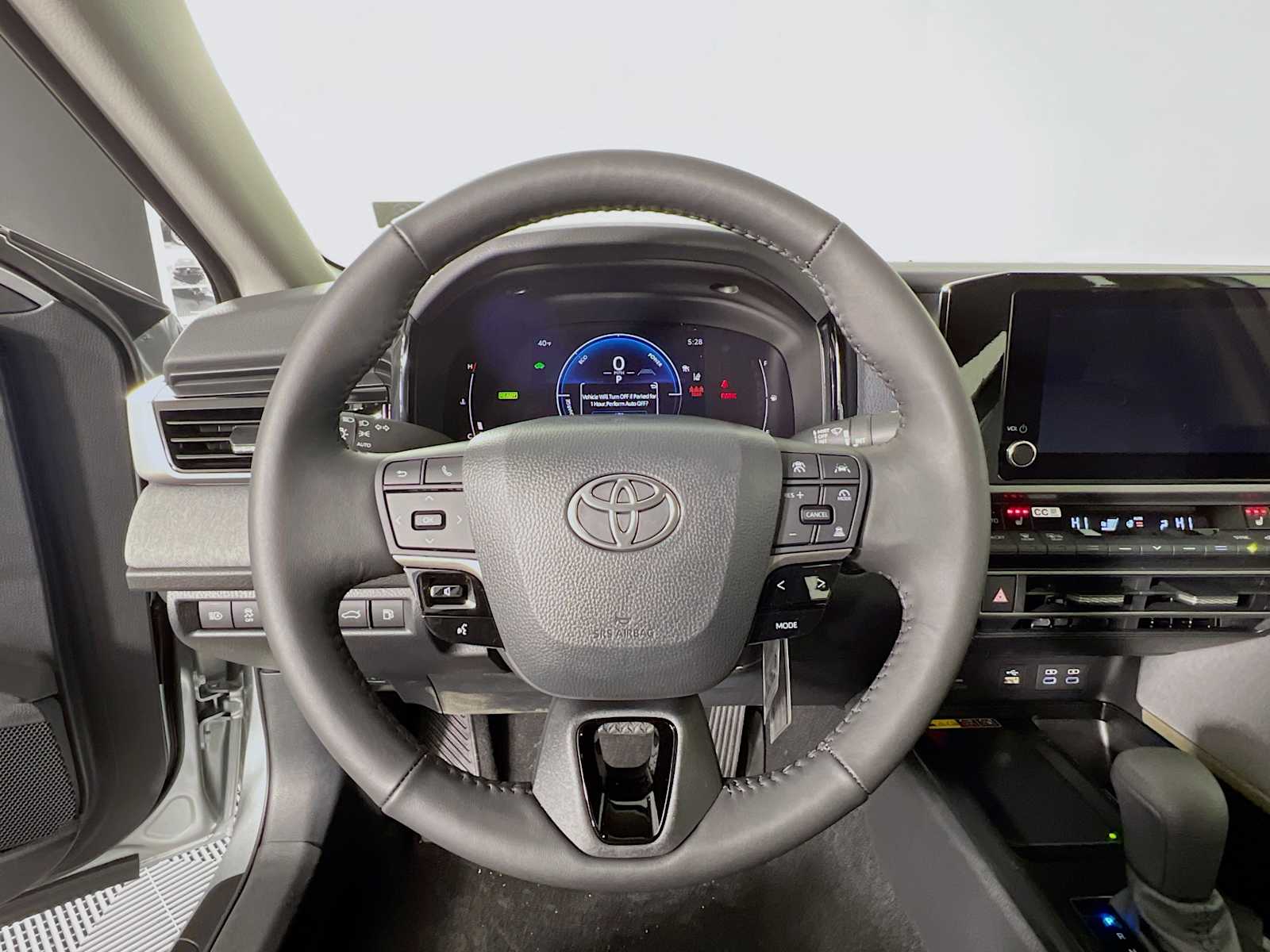 2026 Toyota Camry LE - Photo 7