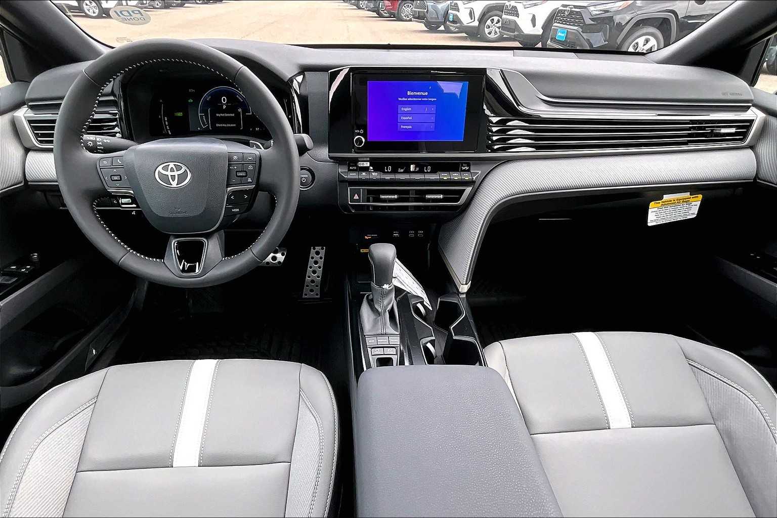 2025 Toyota Camry SE - Photo 12