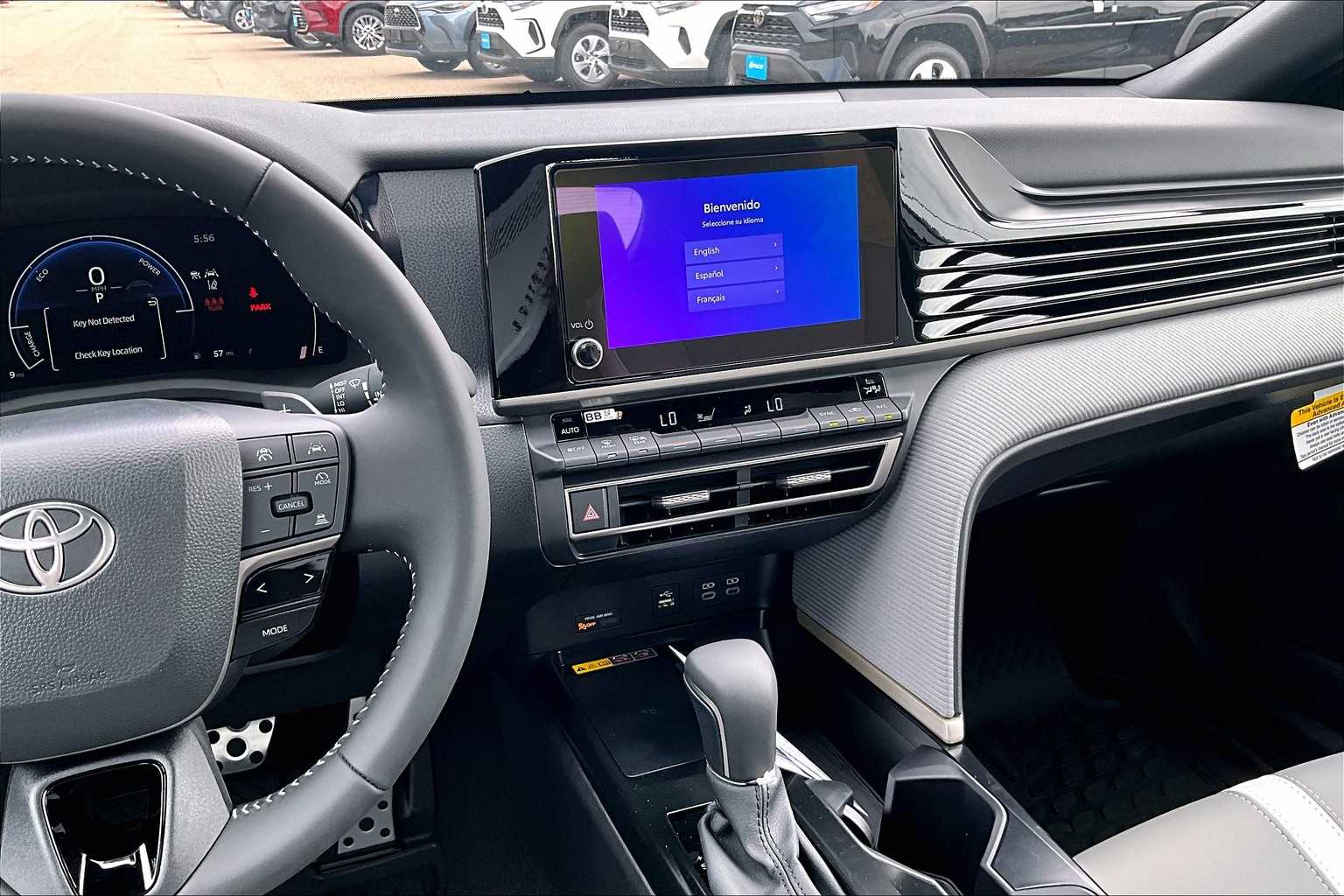 2025 Toyota Camry SE - Photo 13