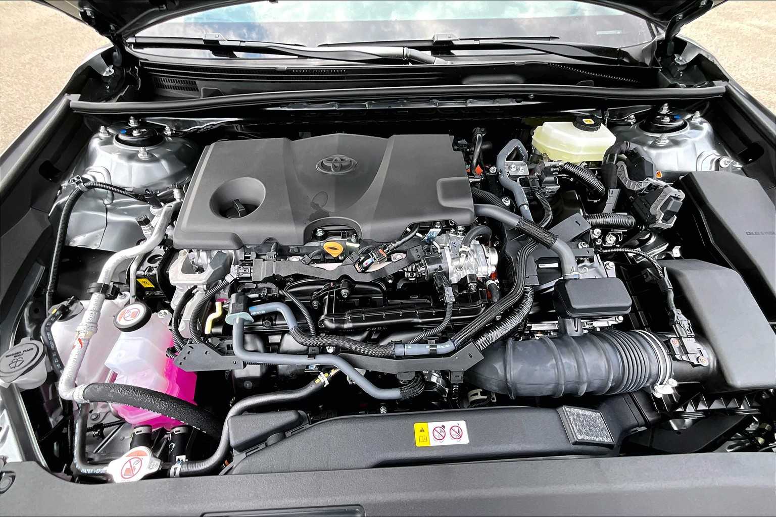 2025 Toyota Camry SE - Photo 16