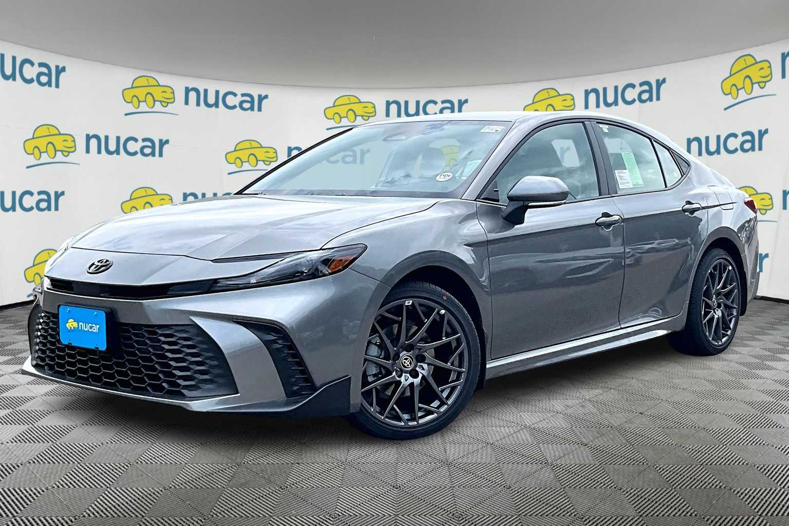 2025 Toyota Camry SE - Photo 4