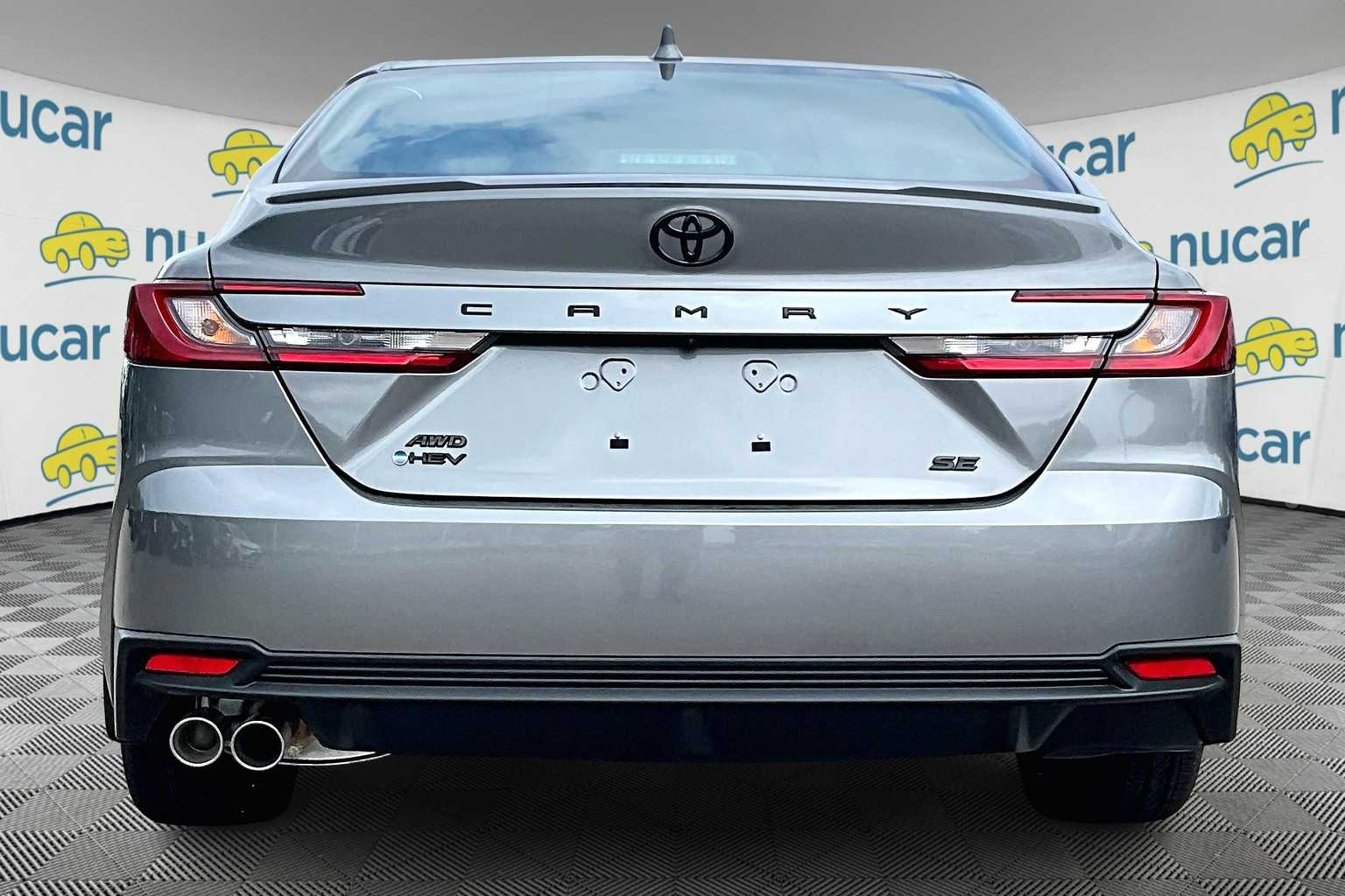 2025 Toyota Camry SE - Photo 6