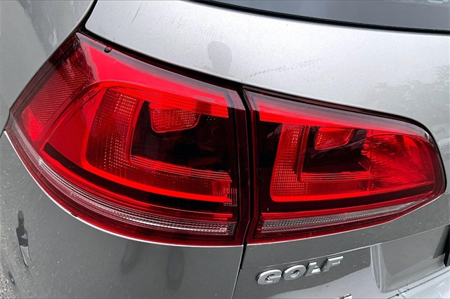 2015 Volkswagen Golf SportWagen SE - Photo 32