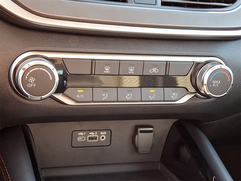 2025 Nissan Altima 2.5 SR - Photo 11