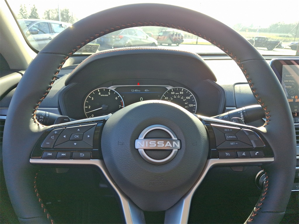 2025 Nissan Altima 2.5 SR - Photo 14