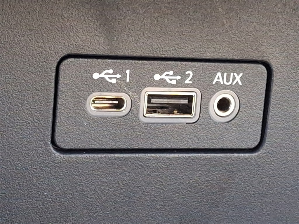 2025 Nissan Altima 2.5 SR - Photo 16
