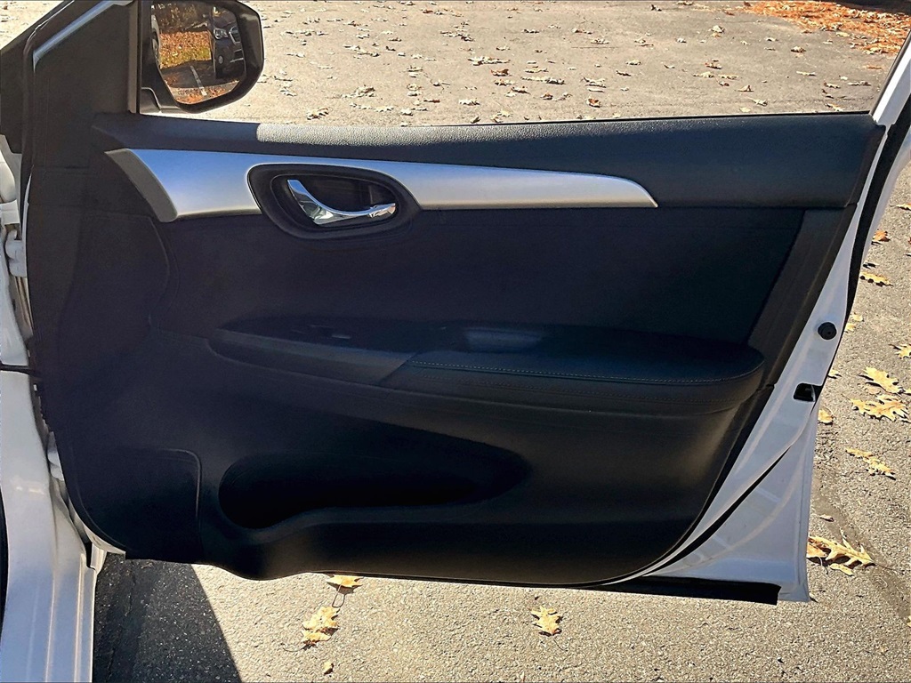 2017 Nissan Sentra S - Photo 12