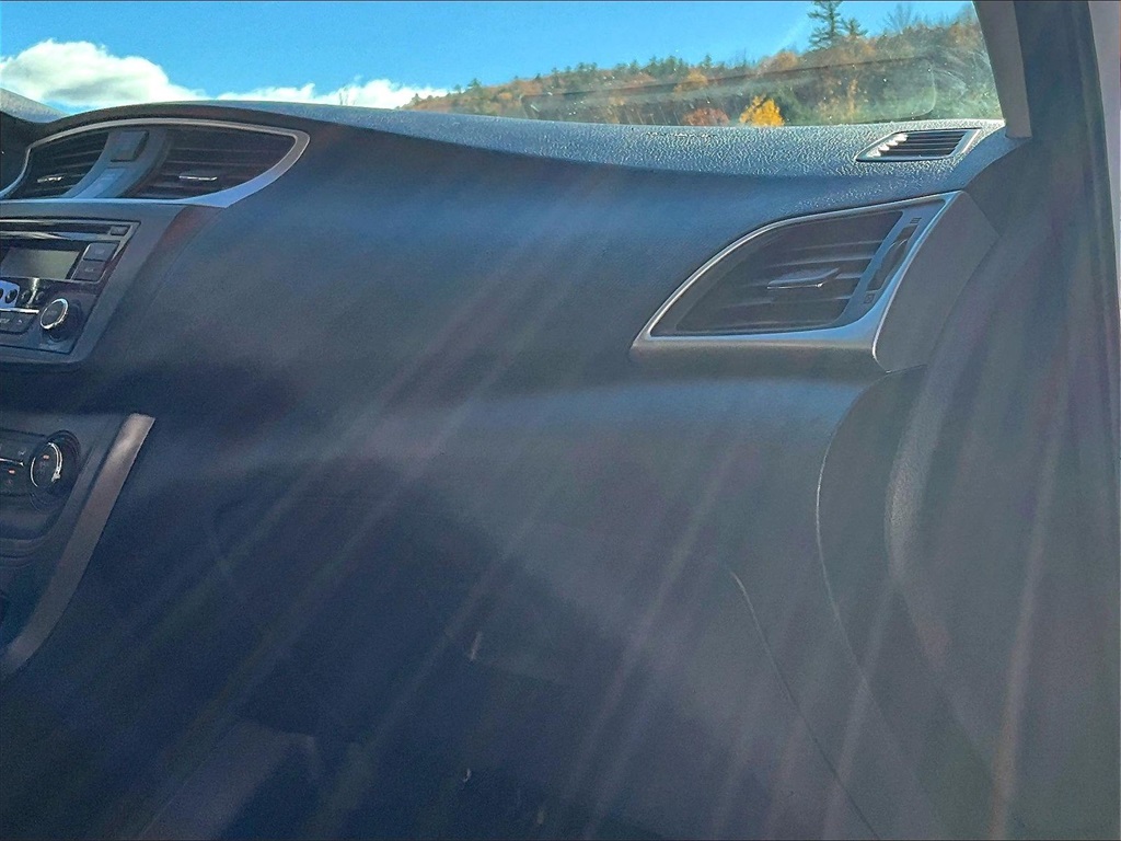 2017 Nissan Sentra S - Photo 13