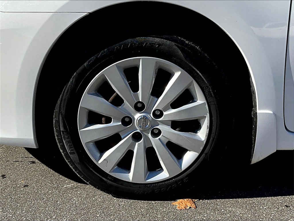 2017 Nissan Sentra S - Photo 7