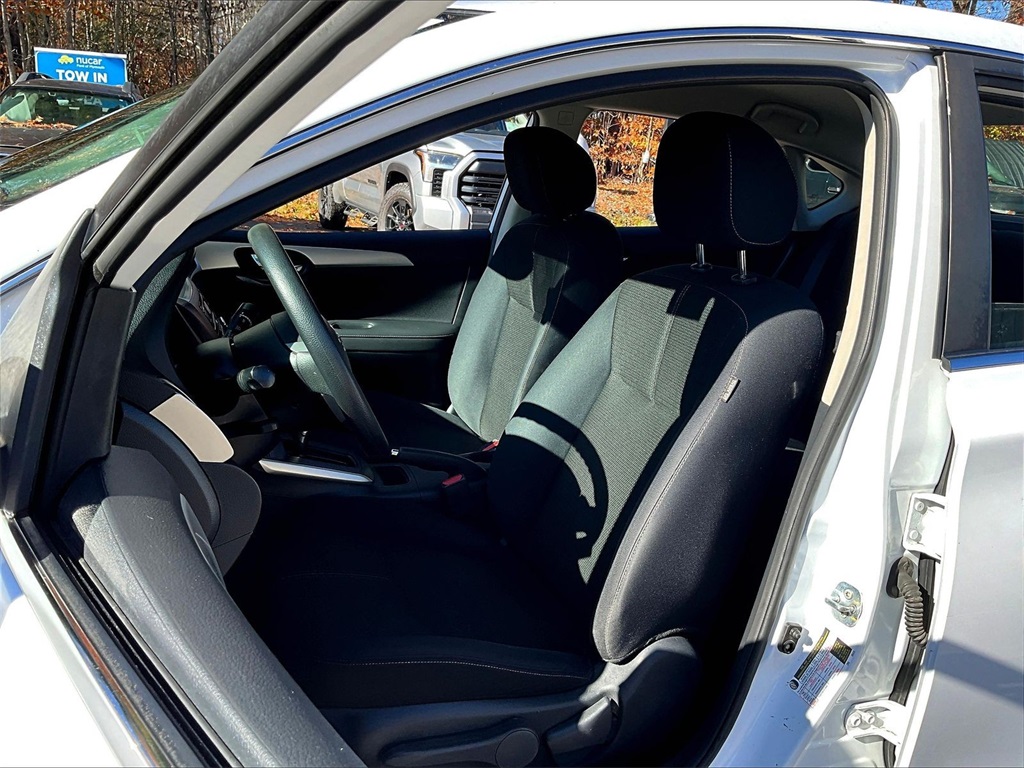 2017 Nissan Sentra S - Photo 10