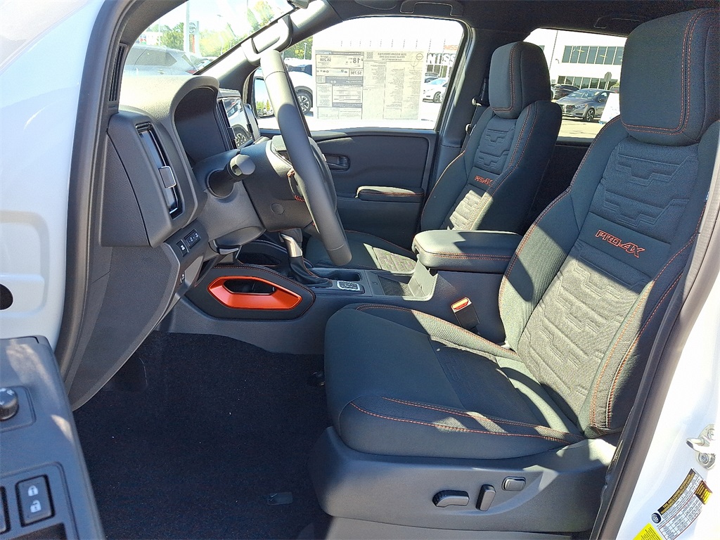 2026 Nissan Frontier PRO-4X - Photo 9