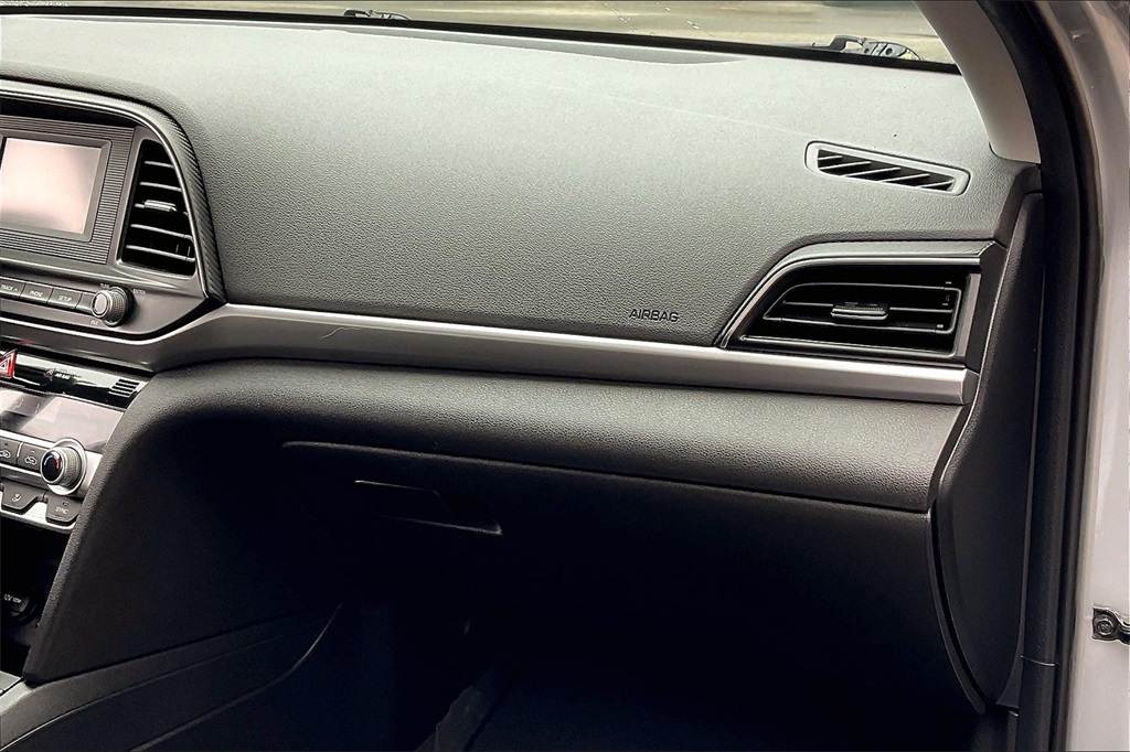 2020 Hyundai Elantra SE - Photo 12