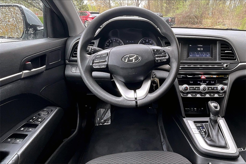 2020 Hyundai Elantra SE - Photo 16