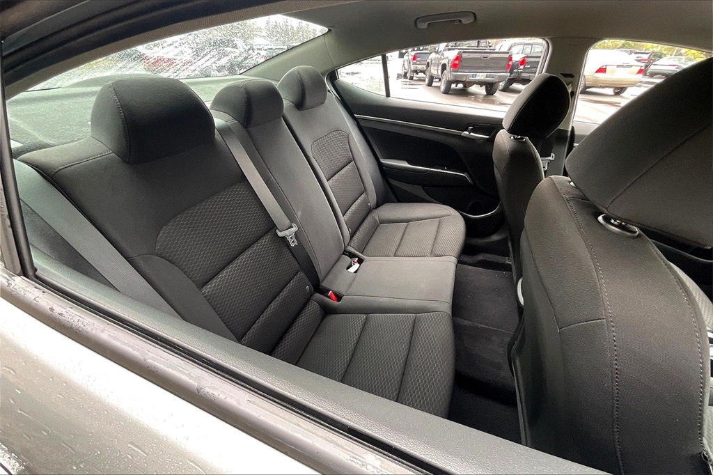 2020 Hyundai Elantra SE - Photo 18