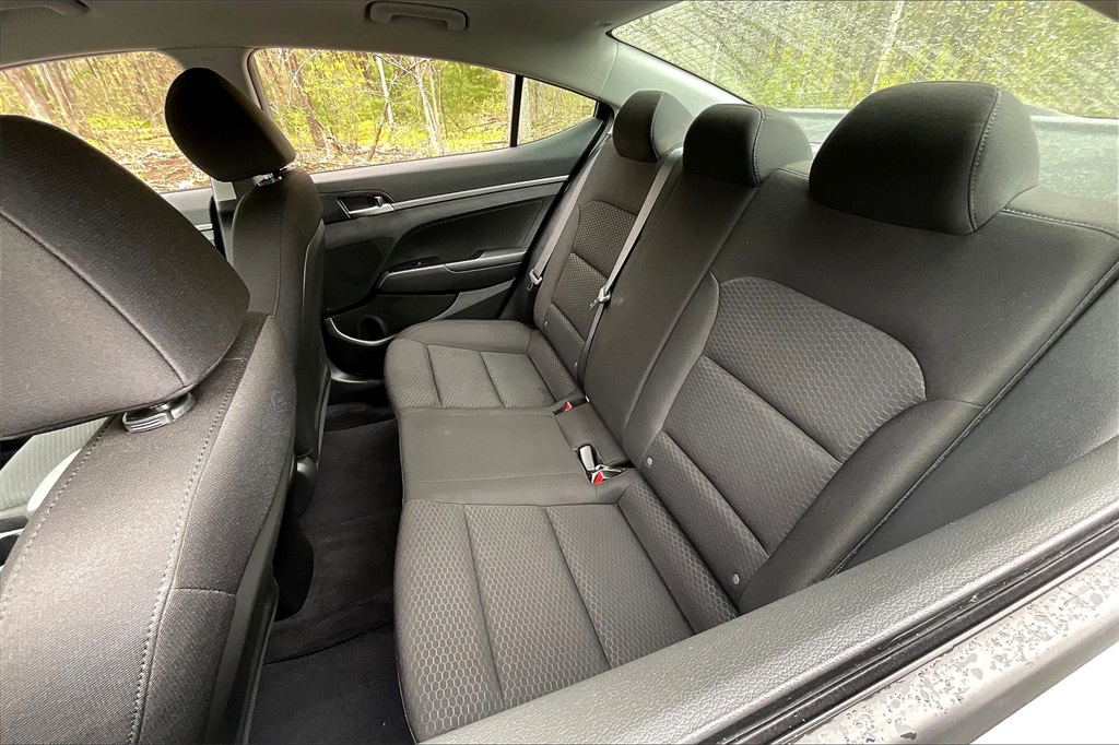 2020 Hyundai Elantra SE - Photo 24