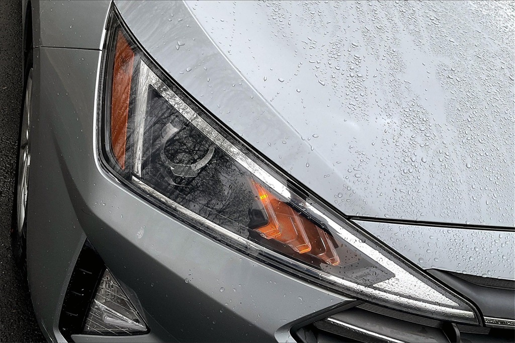 2020 Hyundai Elantra SE - Photo 29