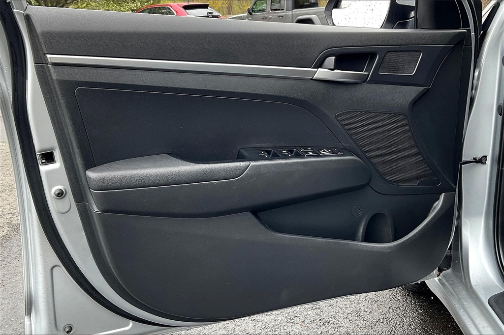 2020 Hyundai Elantra SE - Photo 9