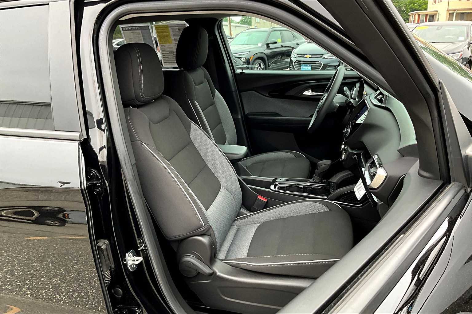2022 Chevrolet TrailBlazer LT - Photo 11