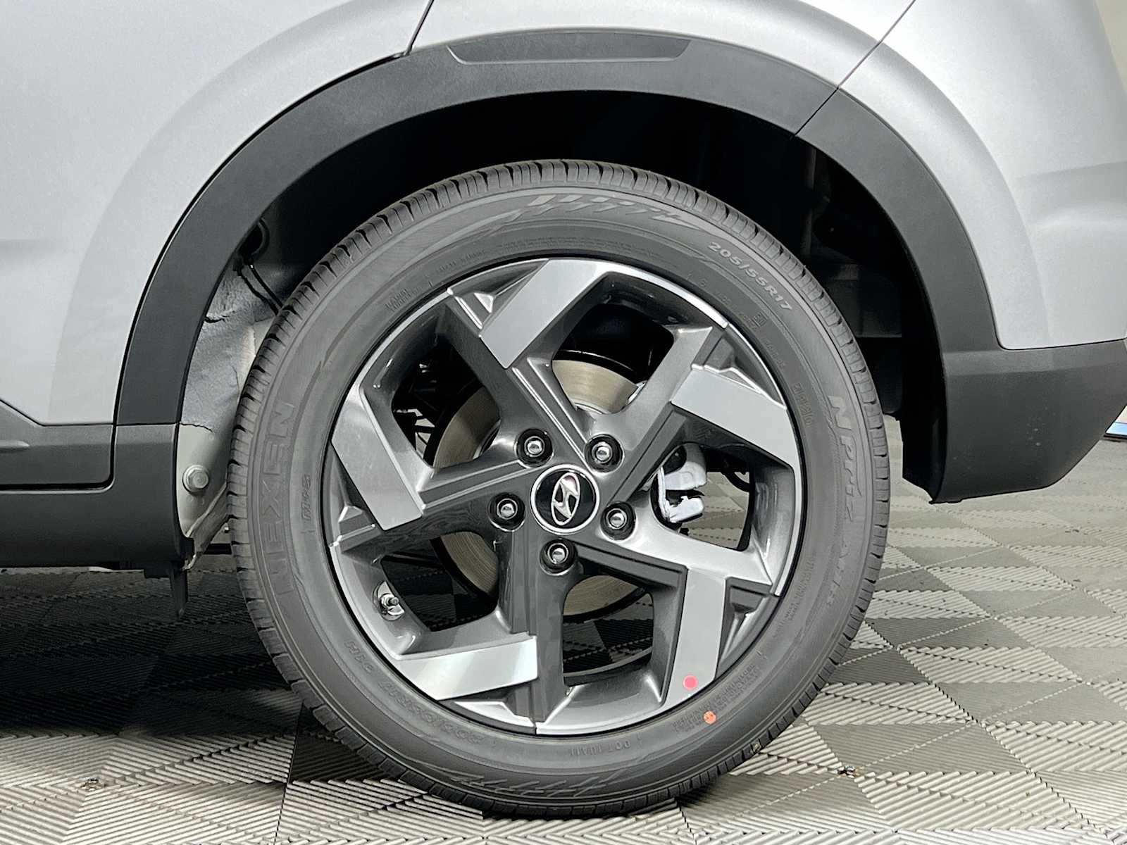2025 Hyundai Venue SEL - Photo 18